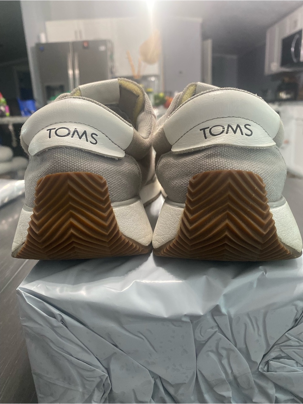 Toms - Picture 5 of 7